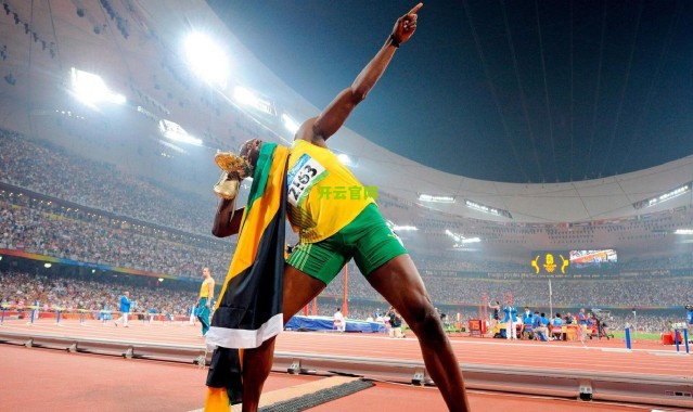 kaiyun登录入口|麦基半场三分神迹压哨绝平 NBL赛场再现湖人旧将传奇时刻