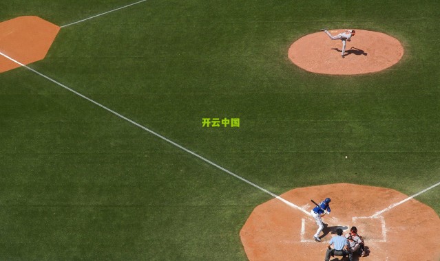 开云登录入口:湖人休赛期大获全胜,昔日统治西部的火勇时代彻底落幕,成最大输家