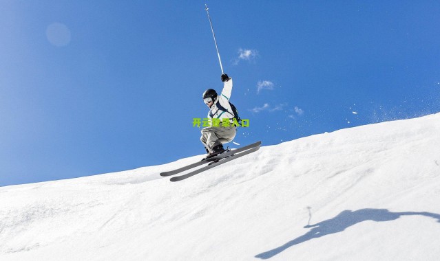 【开云网页版】九周年云顶之弈巅峰对决，童扬极限四血惊天逆转，问鼎明星主播邀请赛